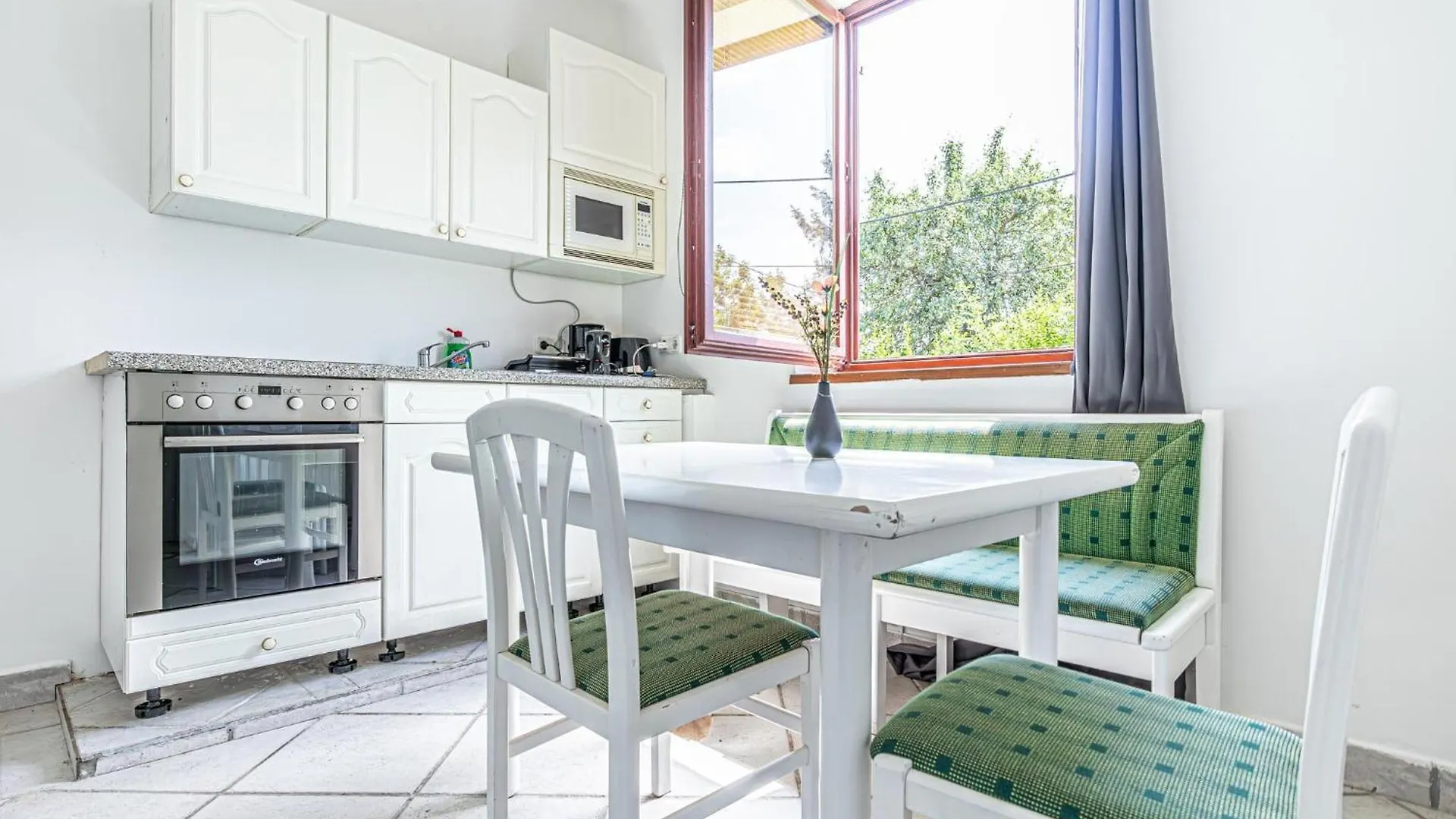 Comfy 3Br Apt With Garden, Up To 10 People Vienna 0*,  Austria
